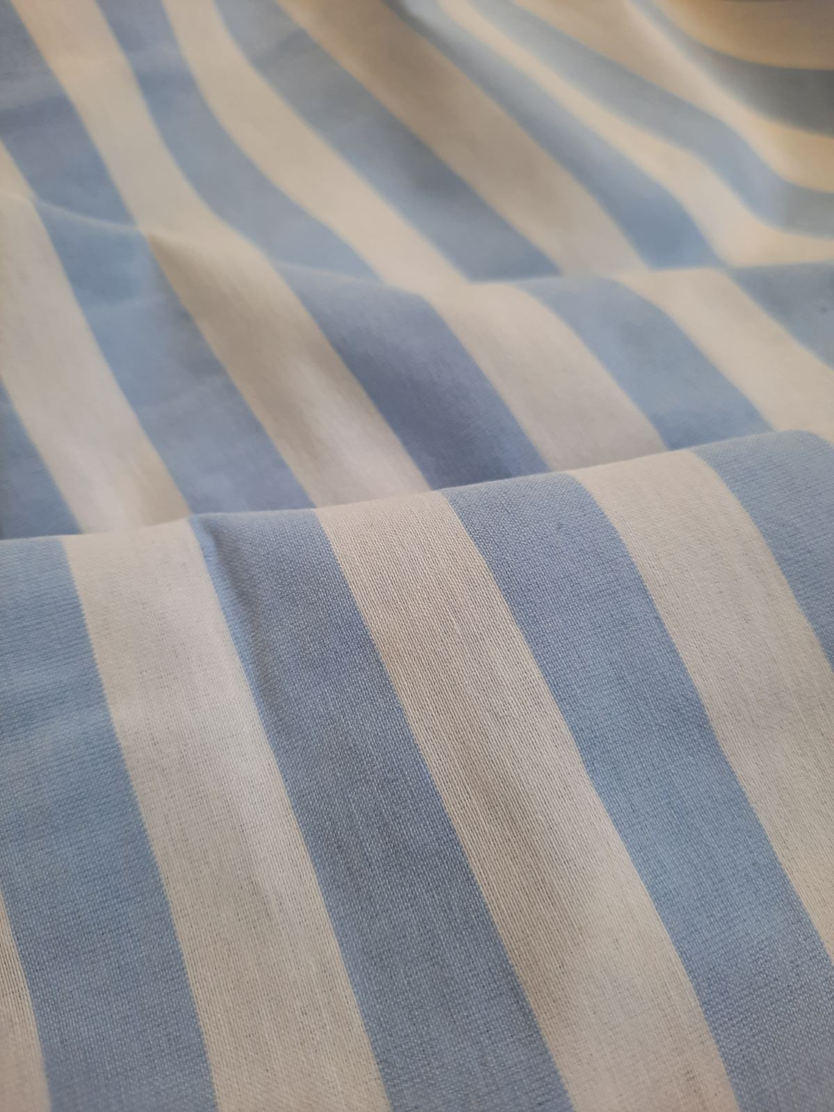 Сорочкова тканина полоска біло-блакитна