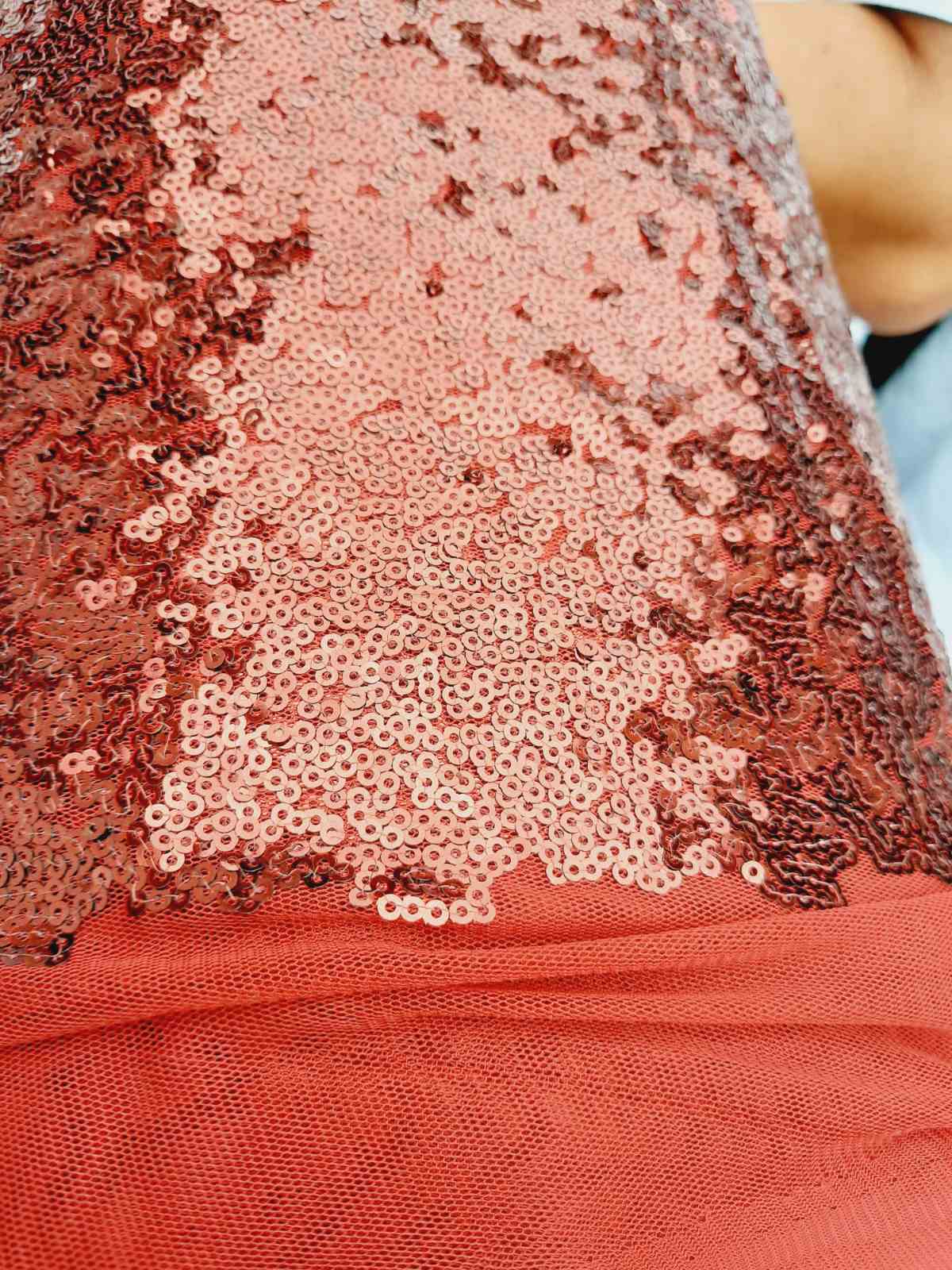 Паєтка на сітці