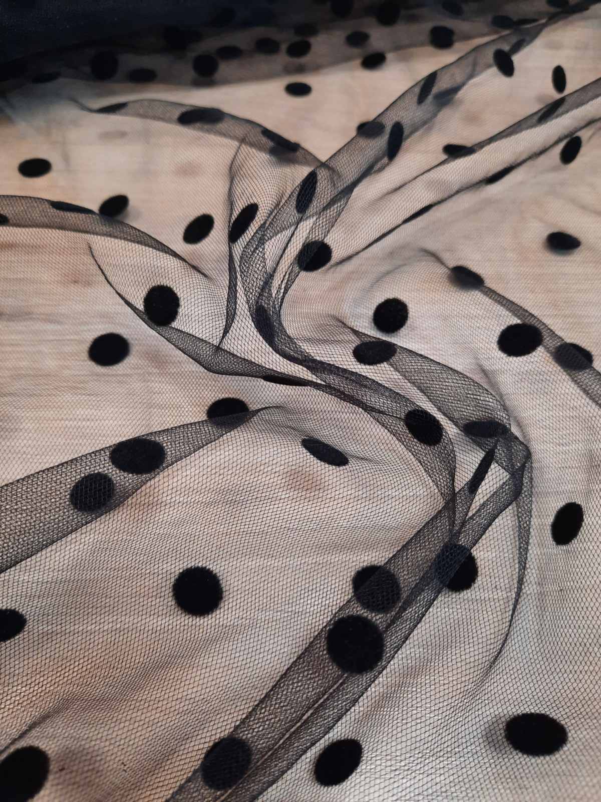 Сітка горохи чорна